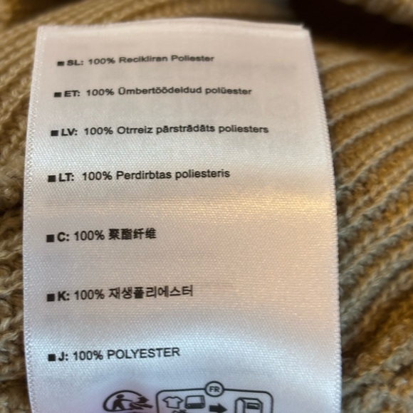 NWOT Burton Beige Knit Beanie - Picture 3 of 4